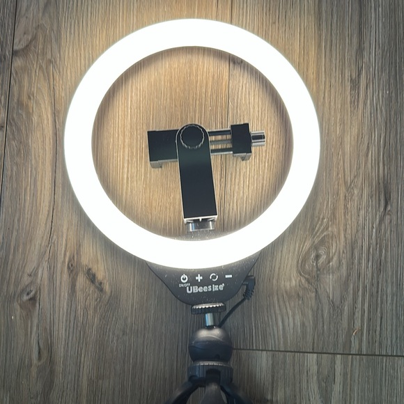 UBeesize LED Ring Light with Tripod - Picture 4 of 6
